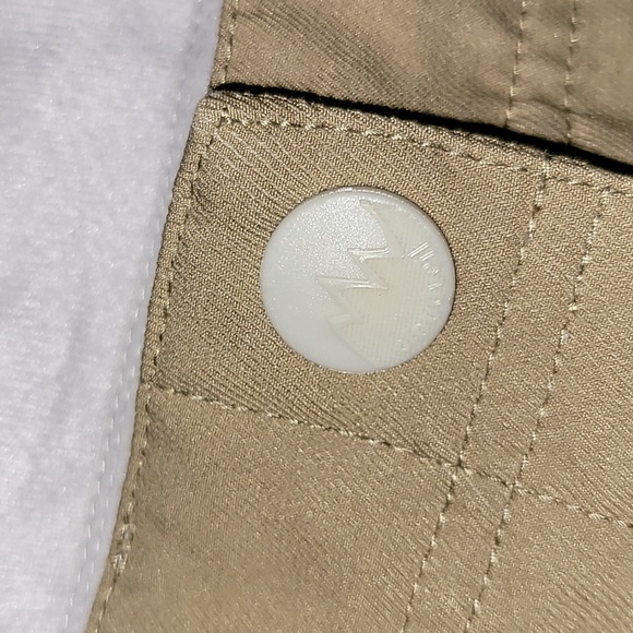 Cloudveil. Premium women's pants.  Cargo-style. Like-new.  Size 10 - Picture 13 of 16